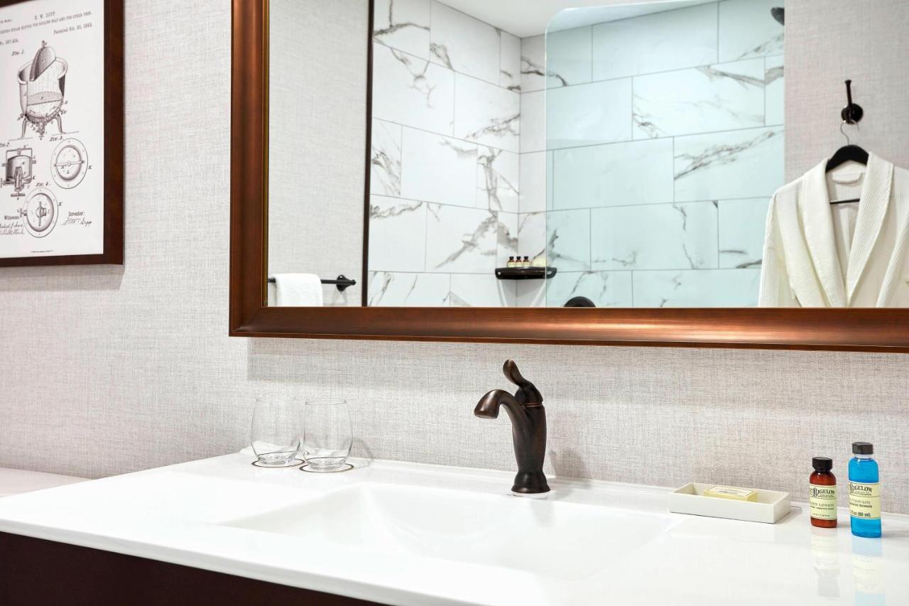 The Wick, Hudson, A Tribute Portfolio Hotel Bagian luar foto